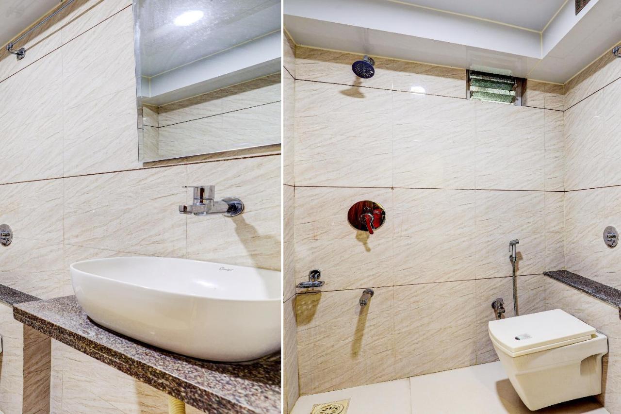 OYO 77491 Hotel Shreenath Valsad Buitenkant foto