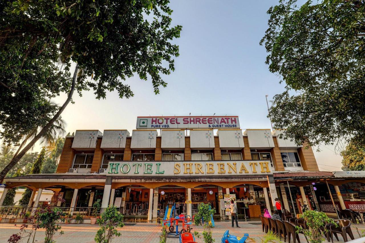 OYO 77491 Hotel Shreenath Valsad Buitenkant foto